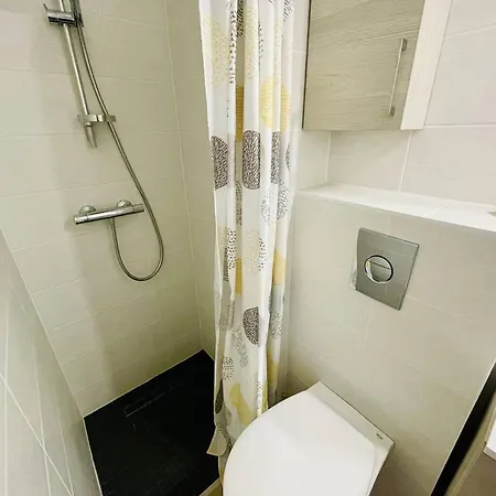 Апартаменти Beau Proche Avec Parking Et Wifi - Fr-1-723-141 *